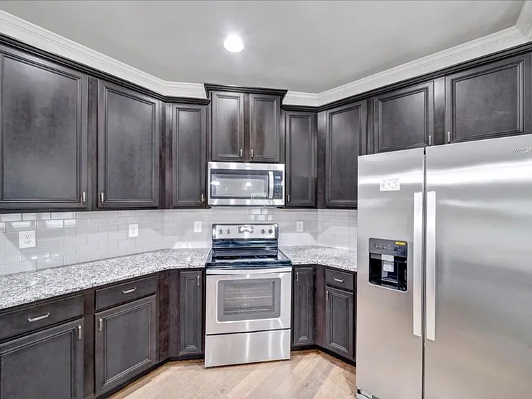 139 Stoney Creek Dr — Photo 14