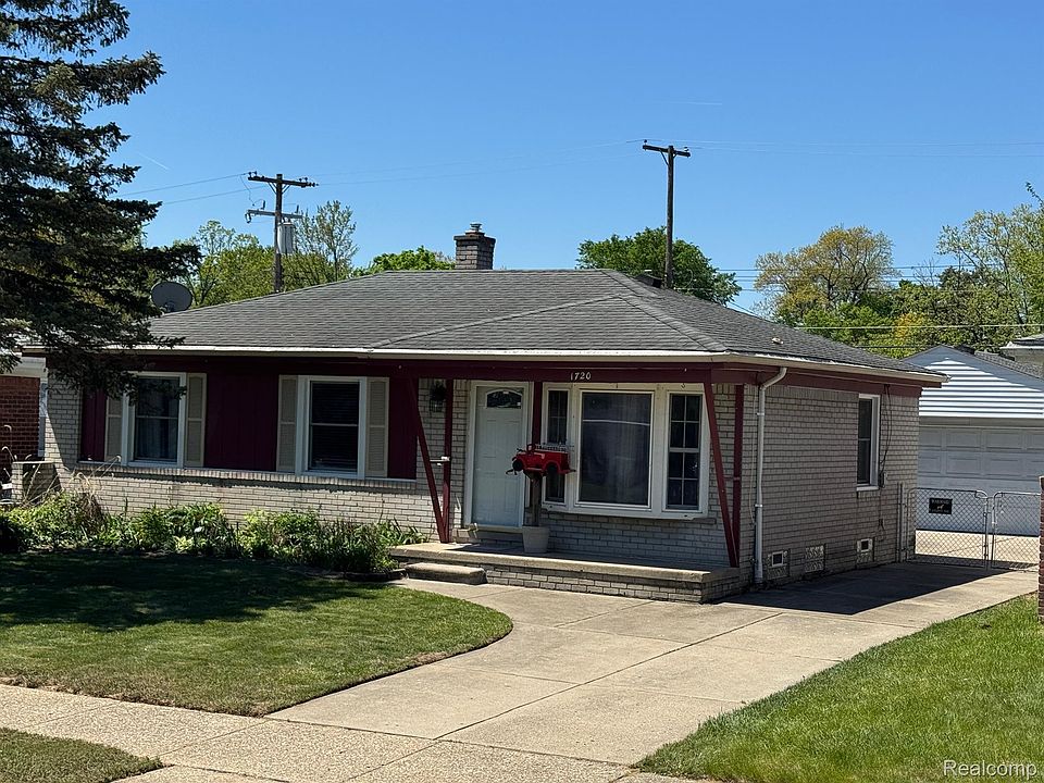 1st image of 1720 Leslie St