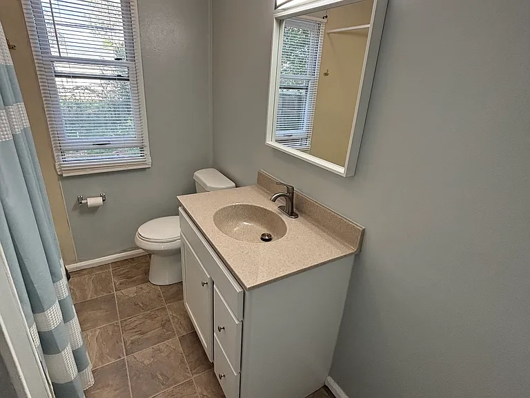 536 William Ave — Photo 2