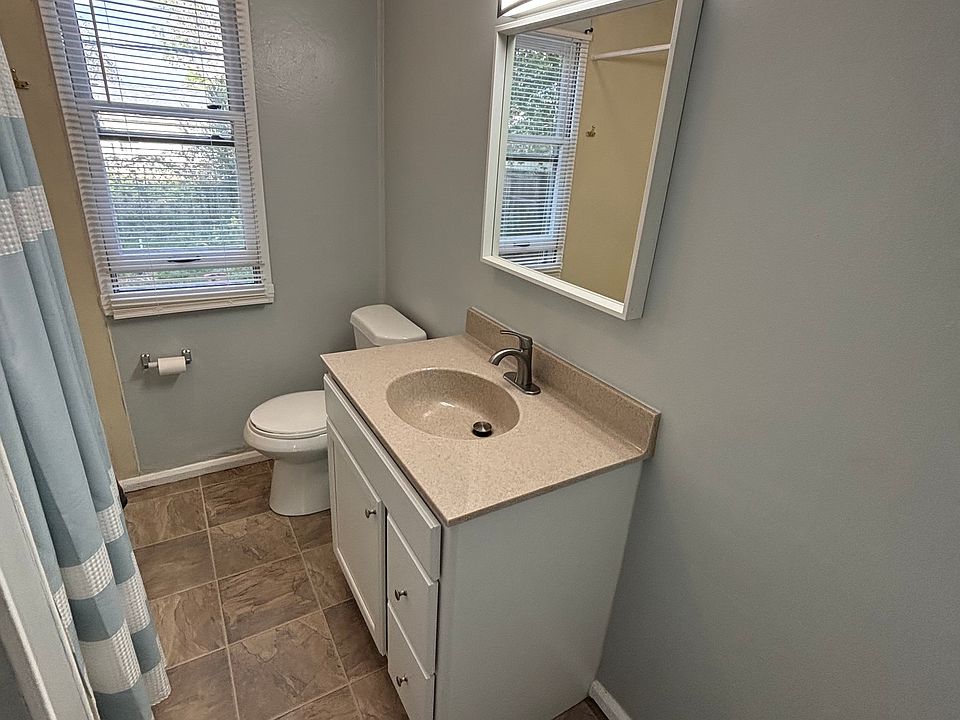 2nd image of 536 William Ave