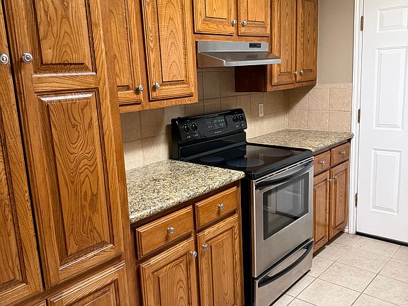 5th image of 1913 La Cantera St #B