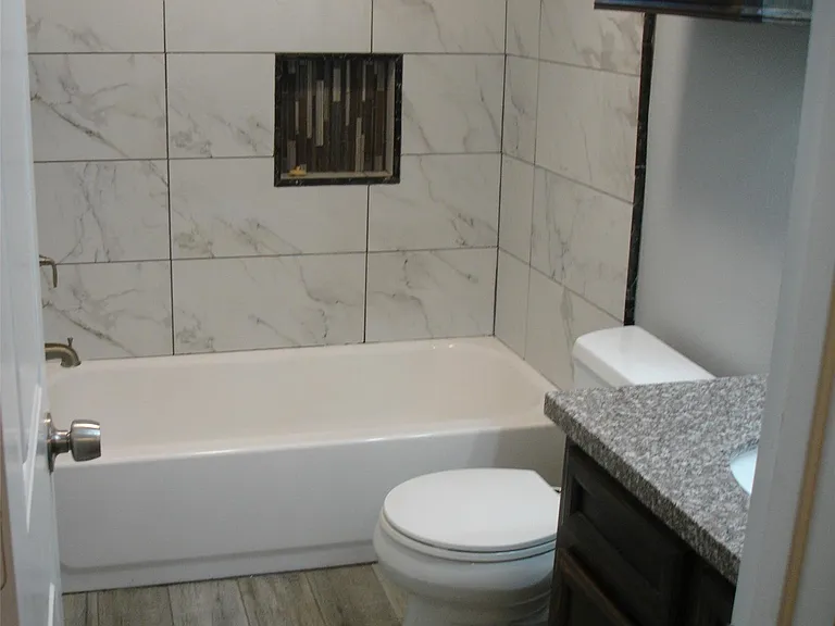1134 Hahlo St — Photo 14