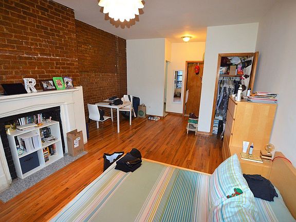3rd image of 457 W 50th St APT 3RE