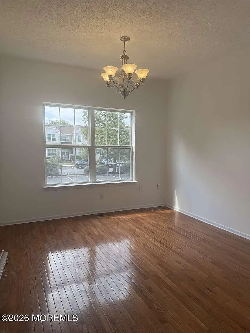 3 bed, 2.5 bath, 1510 sqft, $3,150 — Photo 2