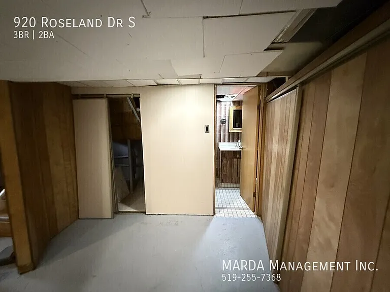 920 Roseland Dr S — Photo 46