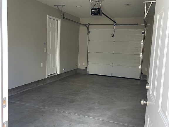 3rd image of 4571 Clairemont Mesa Blvd