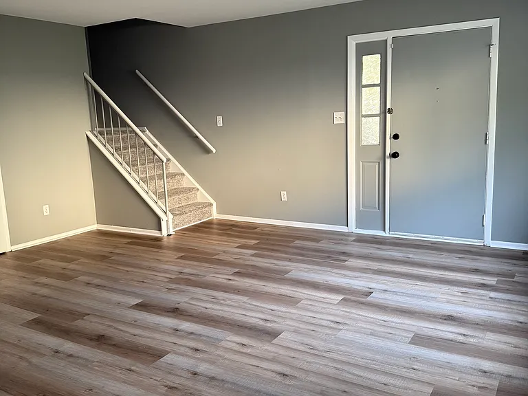 10027 Penrith Dr — Photo 9