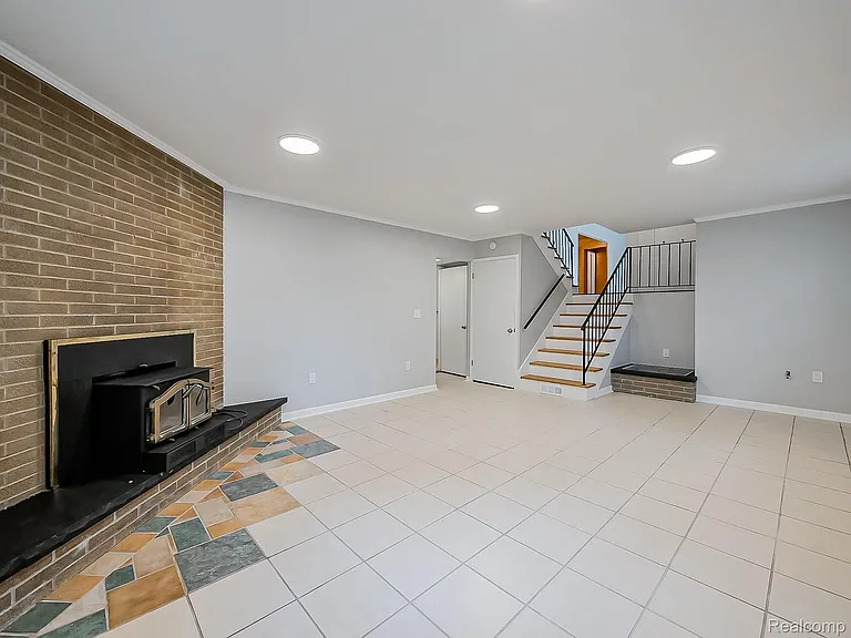 7580 Thornwood St — Photo 54