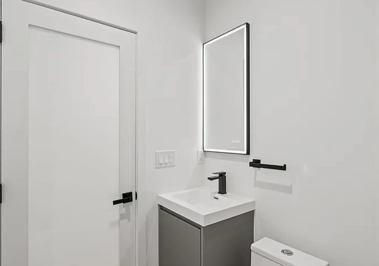 Luxury New Construction Townhome — Photo 4