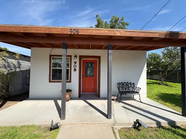 908 W El Paso St, Marfa, TX 79843