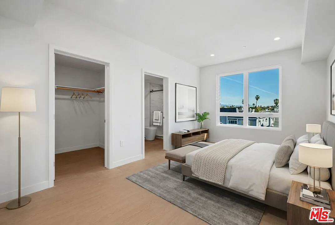 Building Photo - 1717 Winona Blvd #204