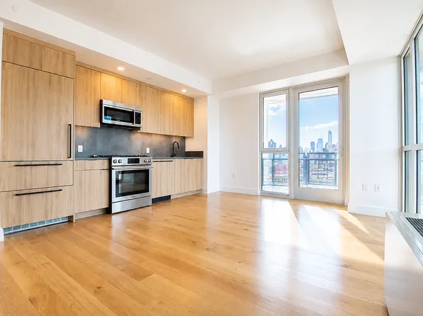 24-16 Queens Plaza South image 1 of 11