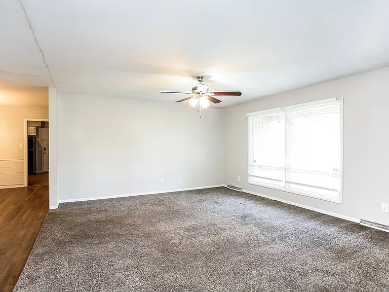 7605 Kimberly Dr — Photo 4