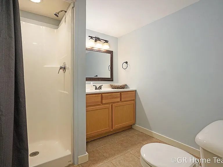 910 Calvin Ave SE — Photo 31