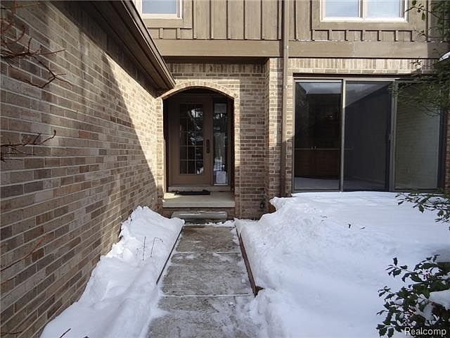1st image of 30220 Oakview Way #1