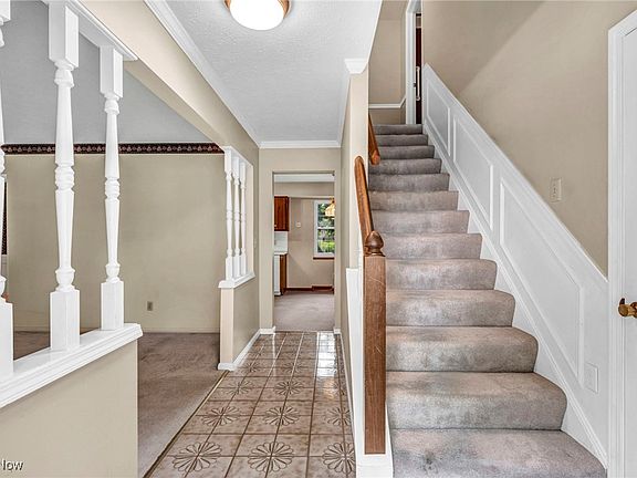 5th image of 16818 Badger Den Ln