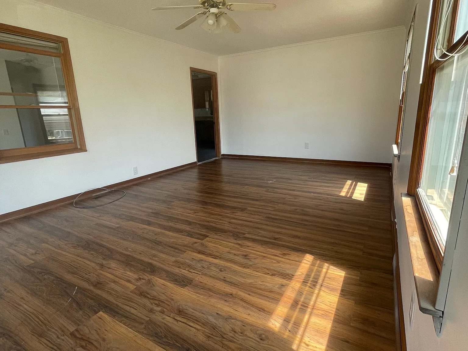 2 bed, 2.5 bath, 1958 sqft, $1,800 — Photo 4