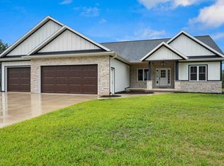 1793 Dollar Rd, De Pere, WI 54115