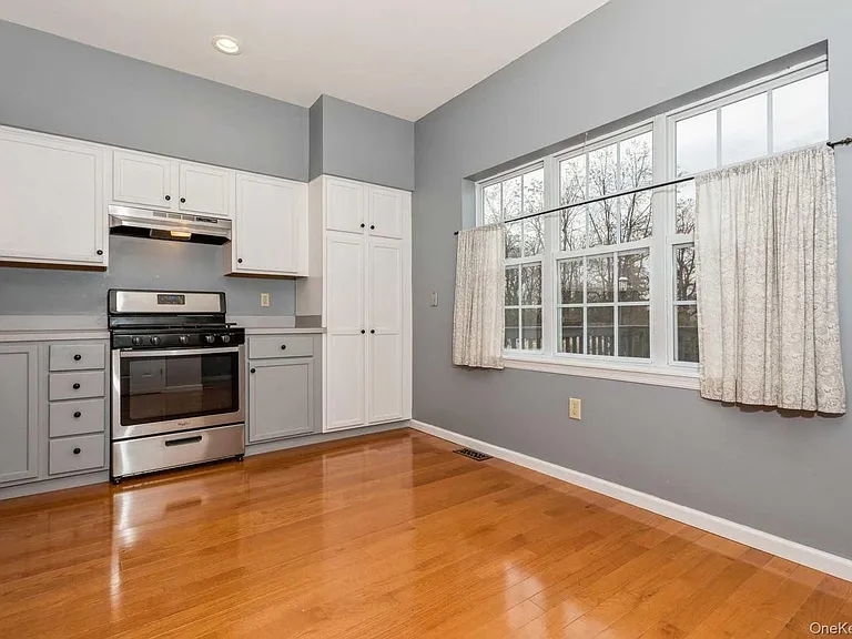 52 Schenck Ave — Photo 13