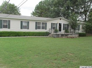 171 Long Dr SE, Owens Cross Roads, AL 35763