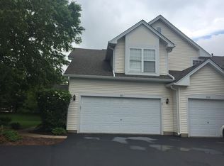 401 Canterbury Ct, Oswego, IL 60543