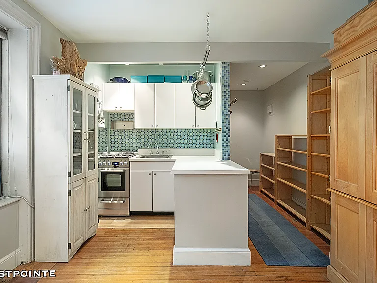 319 W 18th St #1I — Photo 1