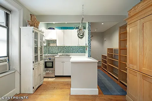 319 W 18th St #1I Photo 1