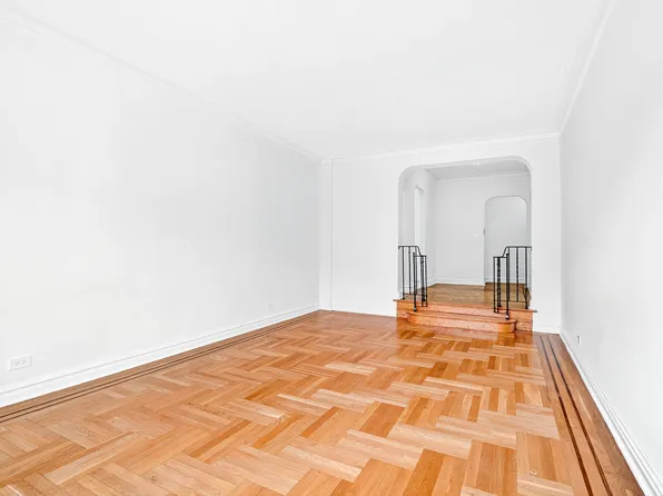 190 East Mosholu Parkway South image 25 of 36