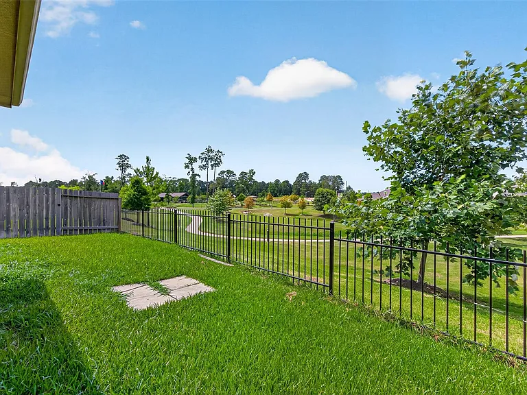 2526 Sturgeon Way — Photo 36