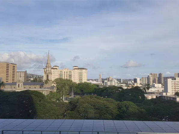1212 Punahou St APT 701, Honolulu, HI 96826