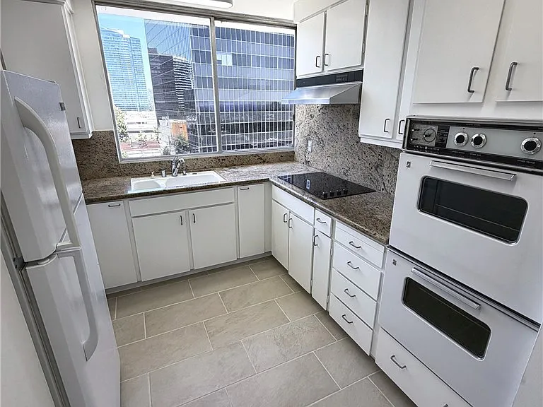 2160 Century Park E #1101 — Photo 12