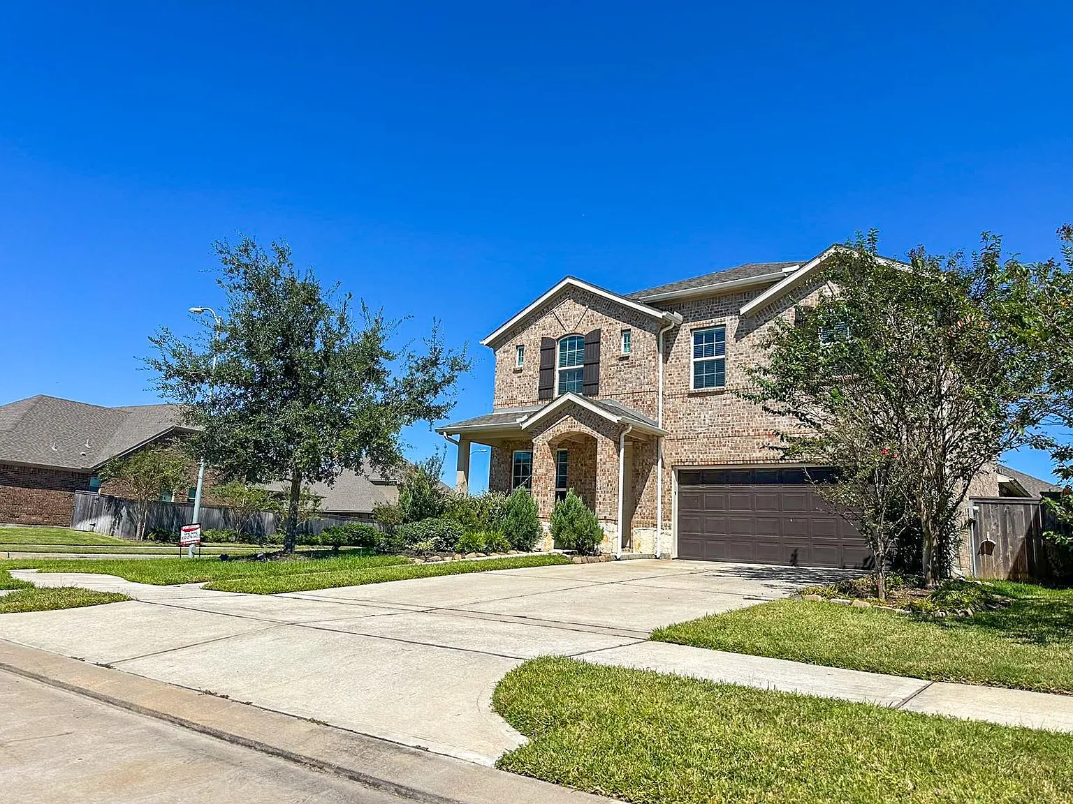 4 bed, 2.5 bath, 2706 sqft, $2,650 — Photo 3