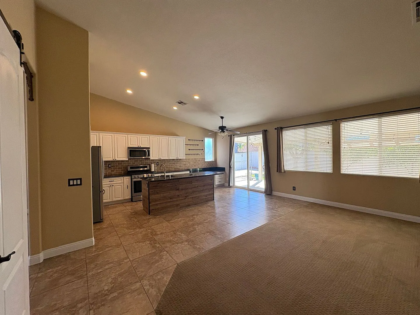 Desirable Murrieta 4 bedroom 2 bath 1 story home. — Photo 4