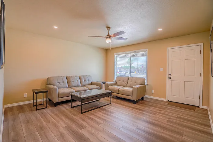 845 W Romo Jones St — Photo 31