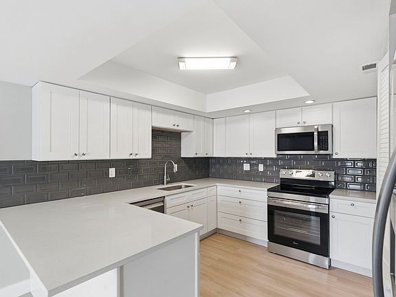 2nd image of 642 S Old Highway 141 APT E