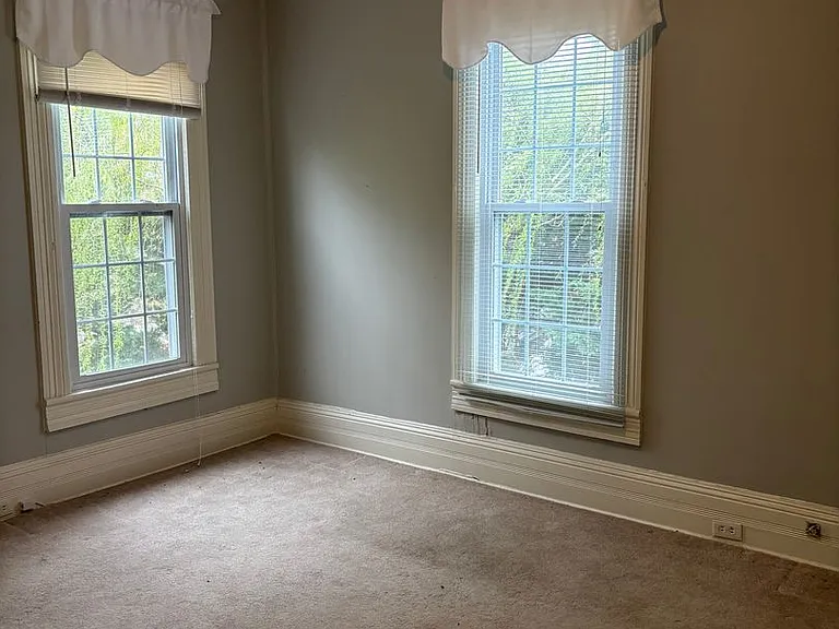 208 Island Ave — Photo 5