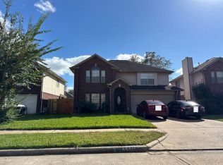 2915 Secluded Dr, Sugar Land, TX 77498