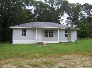 89 Quebec Ave, Defuniak Springs, FL 32433