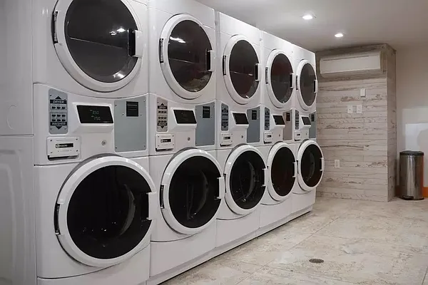 Rented by Nooklyn NYC LLC | media 47