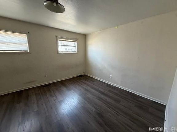 3rd image of 813 Cedar St