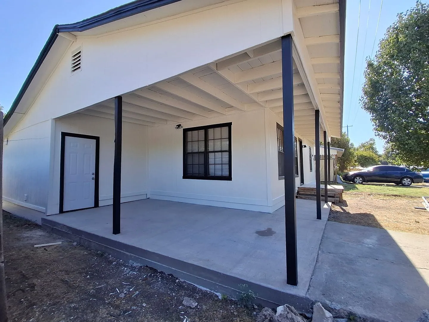 3-Bedroom Home with Large Yard Close to Schools! — Photo 4