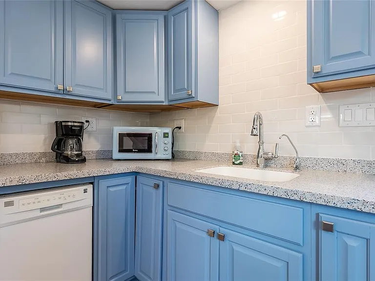 2311 Waldemere St #B — Photo 6