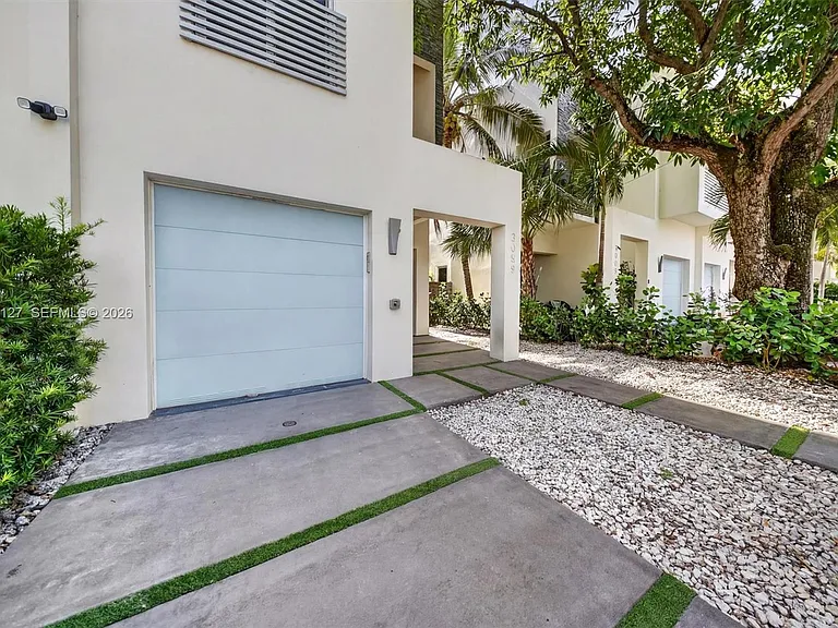 3059 Carter St #3059 — Photo 9