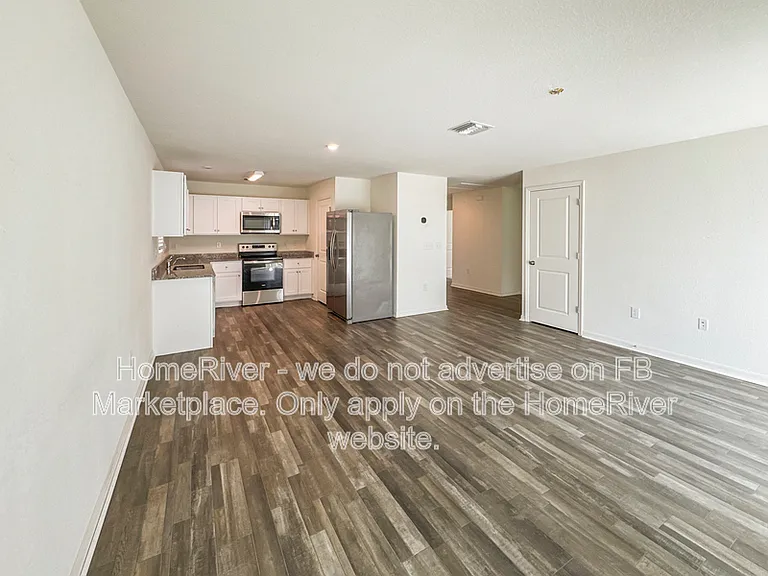 212 NW 1st St — Photo 9