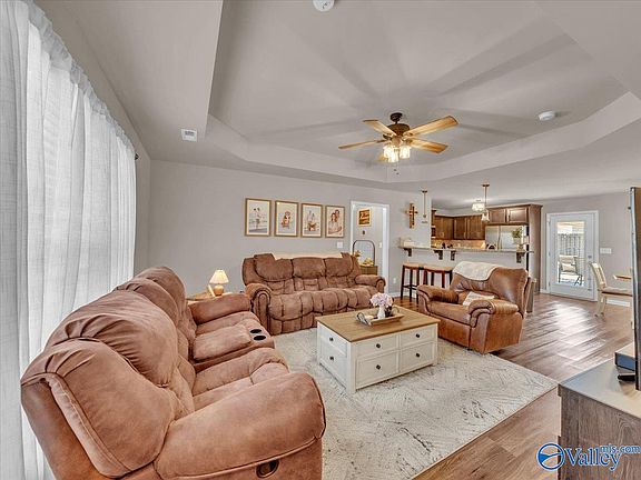 5th image of 207 Wilcot Rd