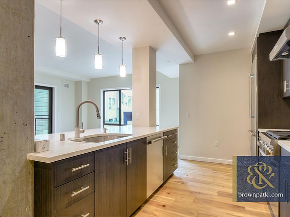 5th image of 1733 Powell St #305