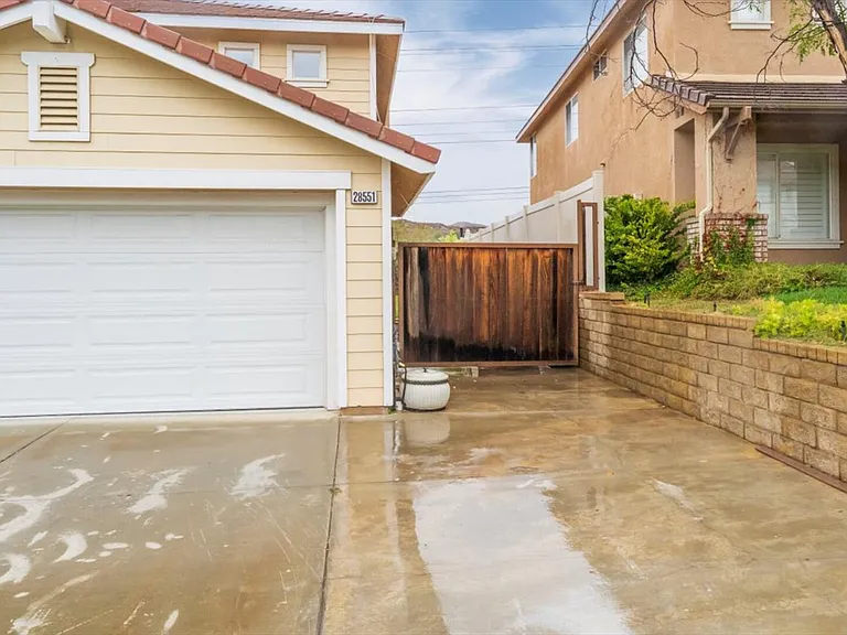 N Deer Springs Dr — Photo 34