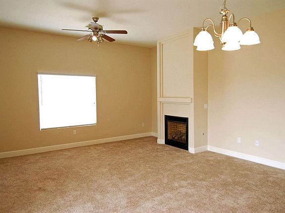 5th image of 915 Jasmine Parke Dr #1