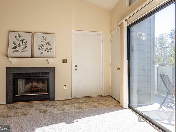 4th image of 11703 Summerchase Cir APT B