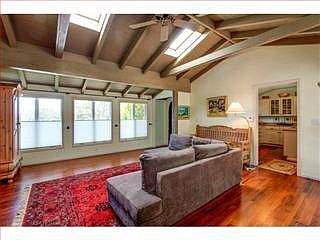 4th image of 539 Monterey Dr